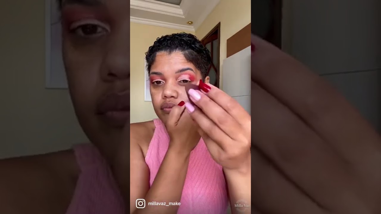 ✨A make vermelha veio e eu usei vermelho nos olhos e tamb&eacute;m nos l&aacute;bios pra te inspirar