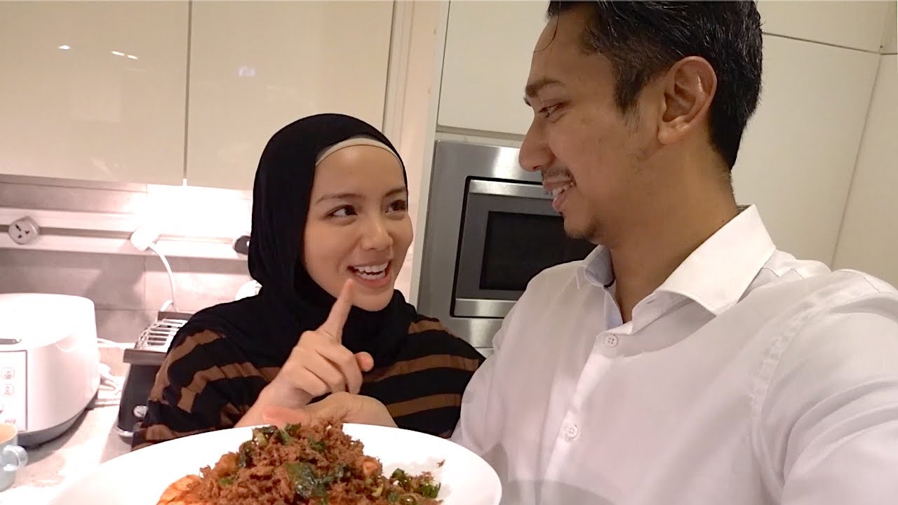 Butter Prawn 🧈🦐 first time try by Mira Filzah 💛 and wajib taste by Wan Emir ❤️ | PART 2 #QMCShow​