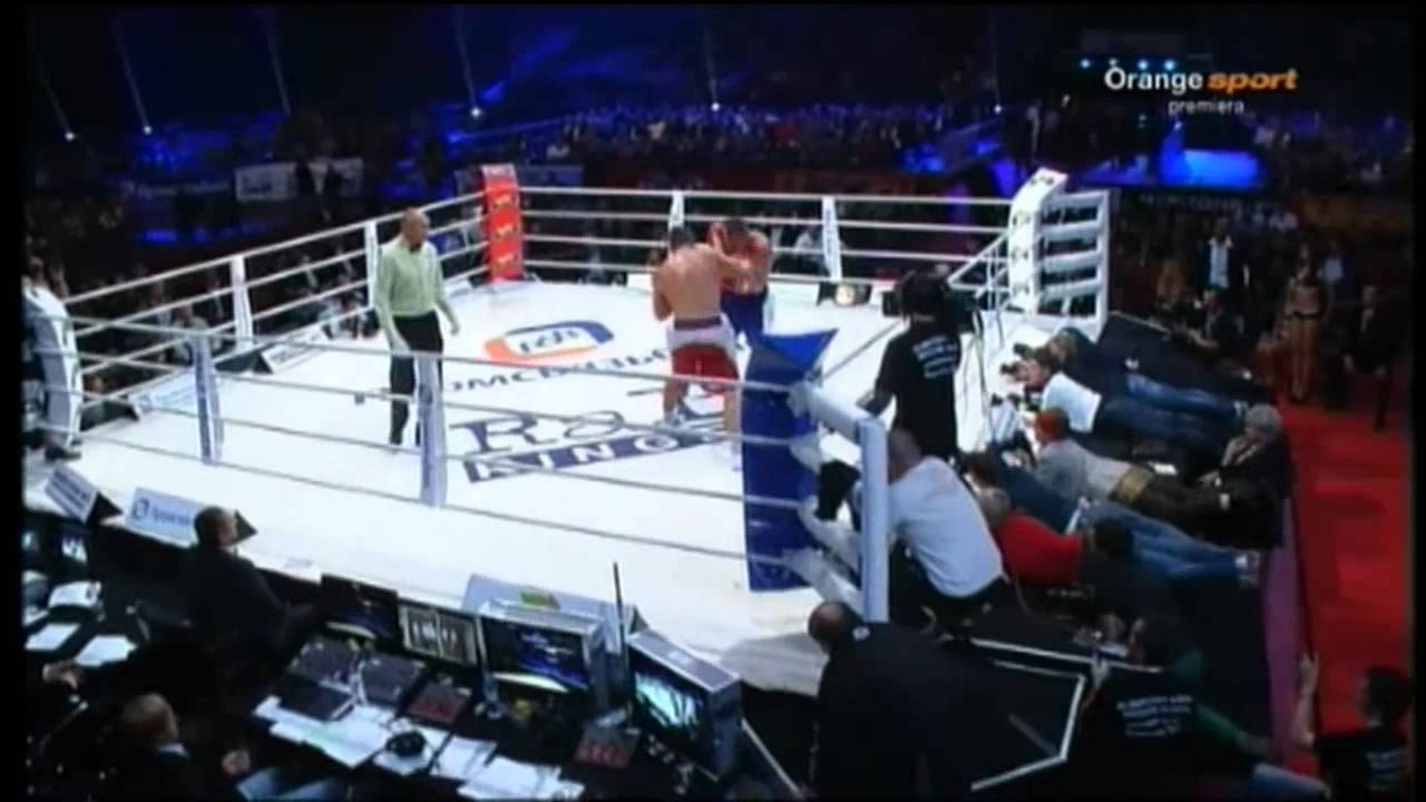 08-09-2012r. Gala bokserska w Moskwie. VYACHESLAV GLAZKOV  VS  KONSTANTIN AIRICH