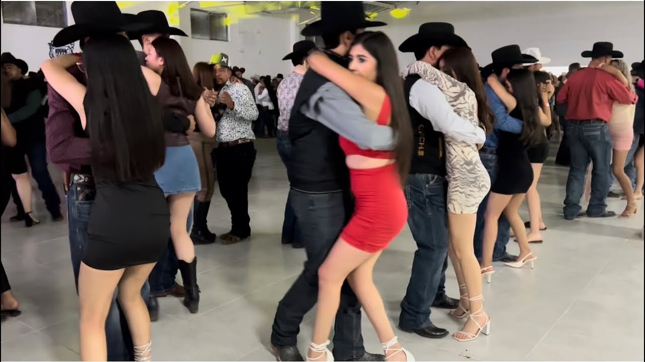 Puro bailar norteñitas bien pegadito al estilo Chihuahua 