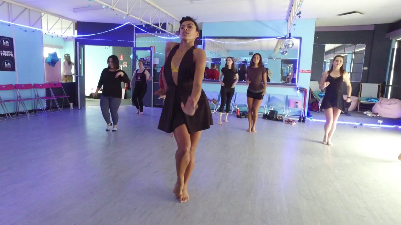 Burlesque Class by Zelia Rose - Miss Burlesque Australia at L.A. Dance Studio in Melbourne