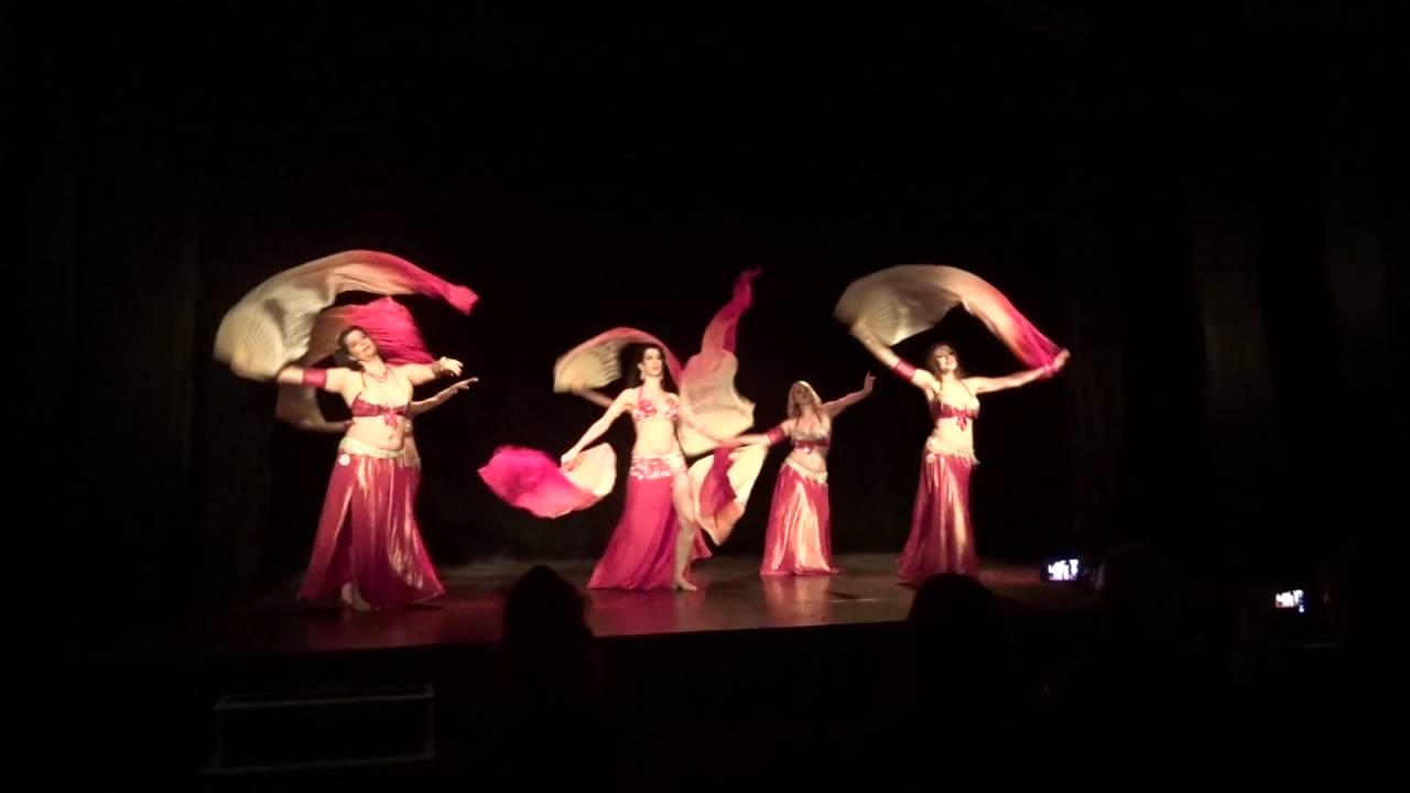 Myriam, danseuse orientale, bellydancer, Paris. Fan veil dance - Students Gala Show 2016