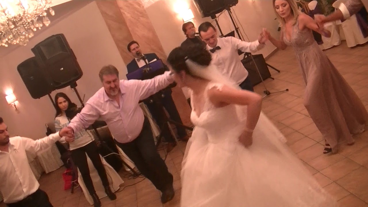 Formația Radu Style, tel 0745151754. C&acirc;ntă lăutarii. Formații București.Formații Pitești.