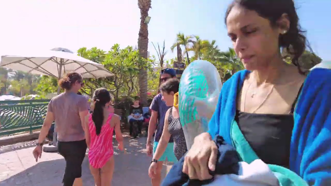 GW - Atlantis Dubai is heavenly beautiful - water park is great-   4K