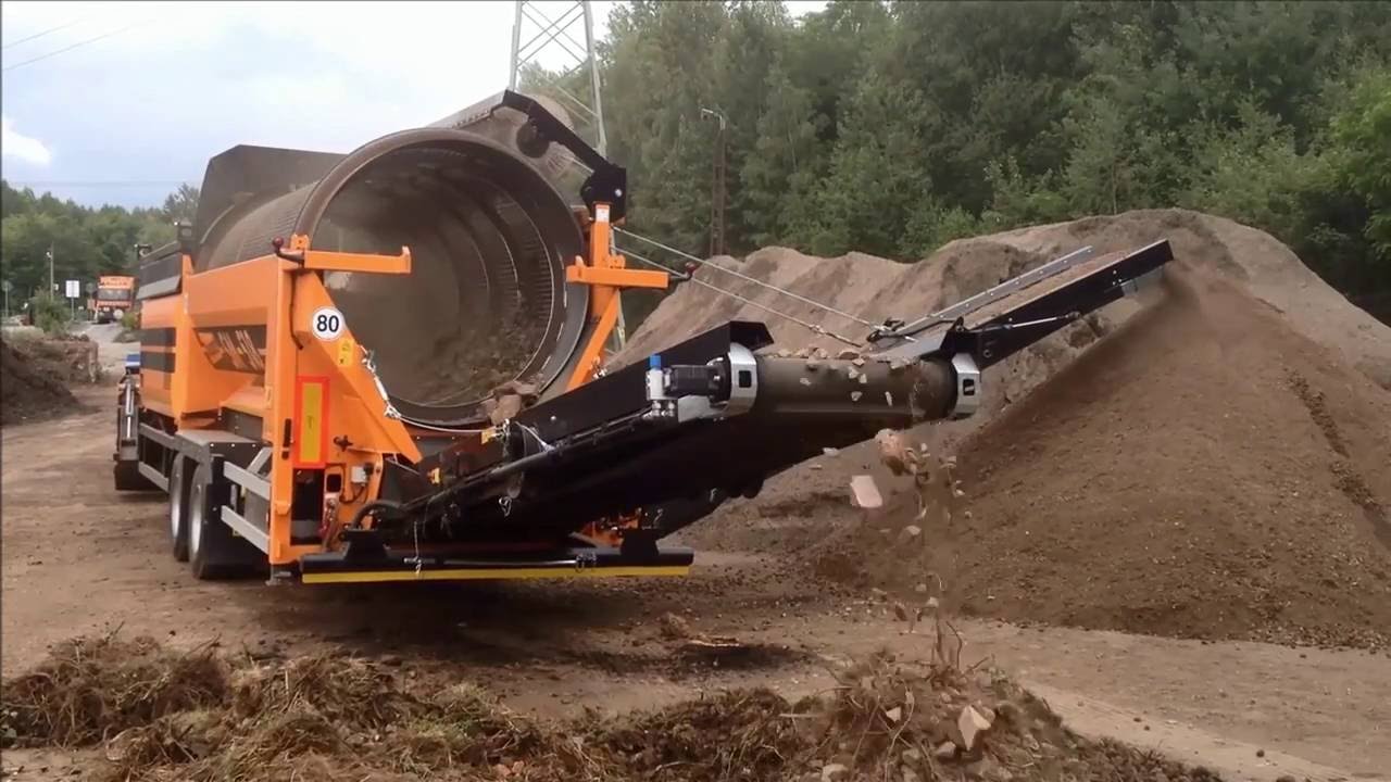 Doppstadt SM 518 Plus al lavoro su terre di scavo