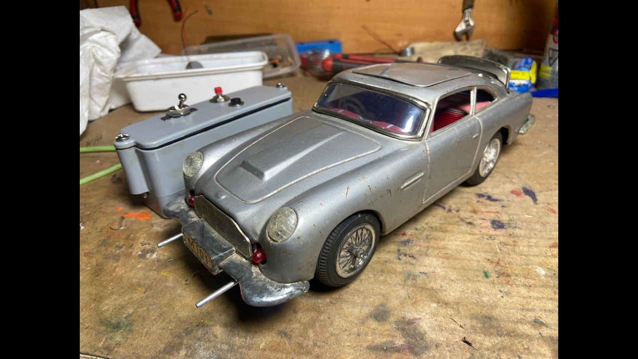 The Repair Shed: James Bond Tin Toy Car 6