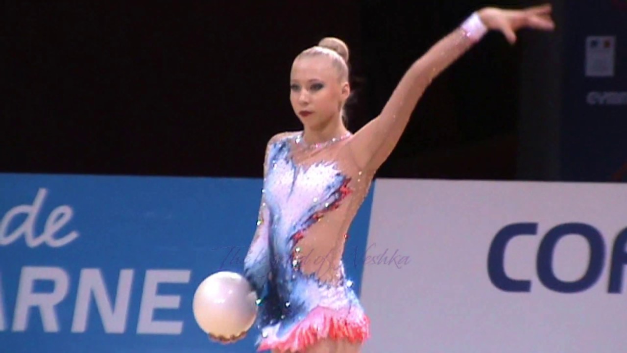 Kseniya MOUSTAFAEVA (FRA) ball - 2015 Thiais AA