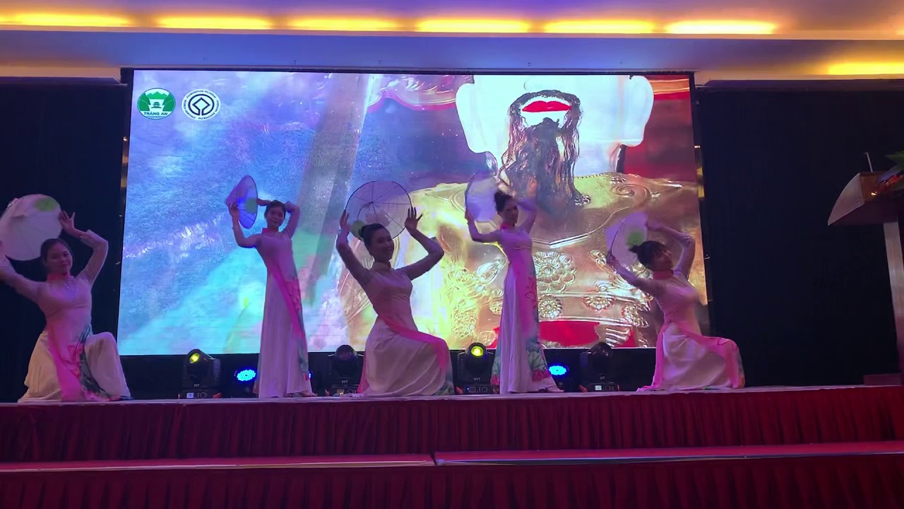 Múa Nón Hello Vietnam - Vũ đoàn Pinky Ninh Bình