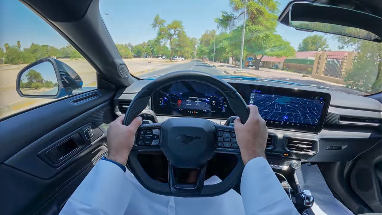 فورد موستنج دارك هورس V8 تجربة قيادة من منظور السائق POV | آخر سيارة عضلات أمريكية جديدة