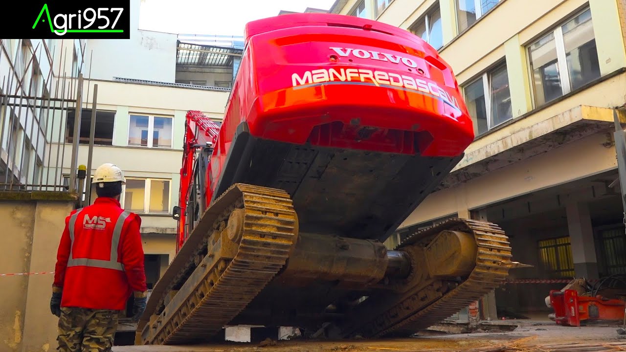 CONVOI EXCEPTIONNEL 70 ton: VOLVO EC480Ehr & 28m DEMOLITION ARM ARRIVING IN MILANO | MANFREDA SCAVI