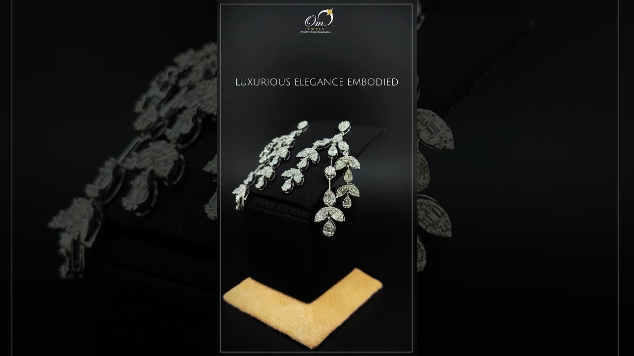 Illuminate your aura with Om Jewels captivating our diamond necklace set 