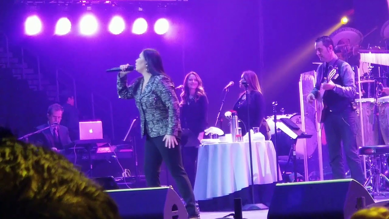Cómo olvidar - Ana Gabriel en Atlanta