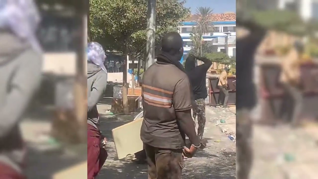 Direct manifestation à UCAD aujourd'hui étudiant et policiers 