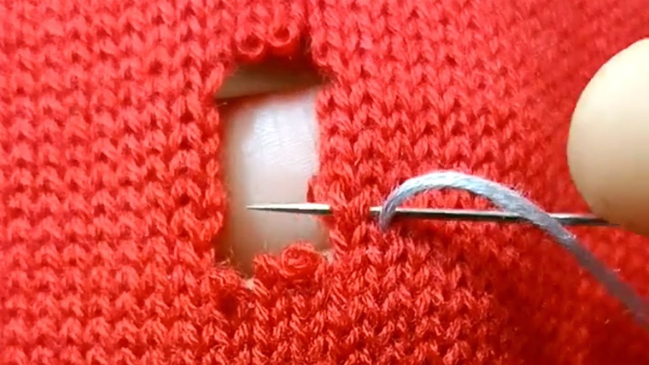 Learn How to Repair a Knitted Sweater With 6 Broken Threads Without a Mark
