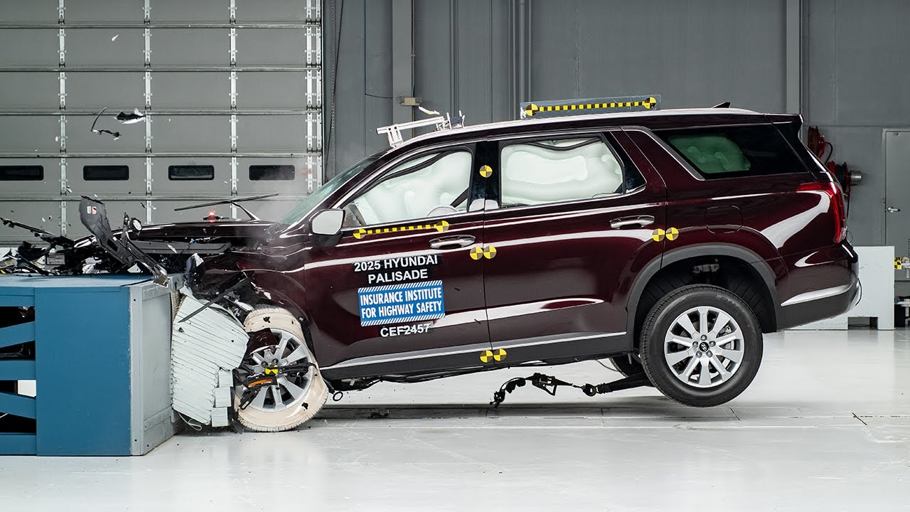 2025 Hyundai Palisade updated moderate overlap IIHS crash test