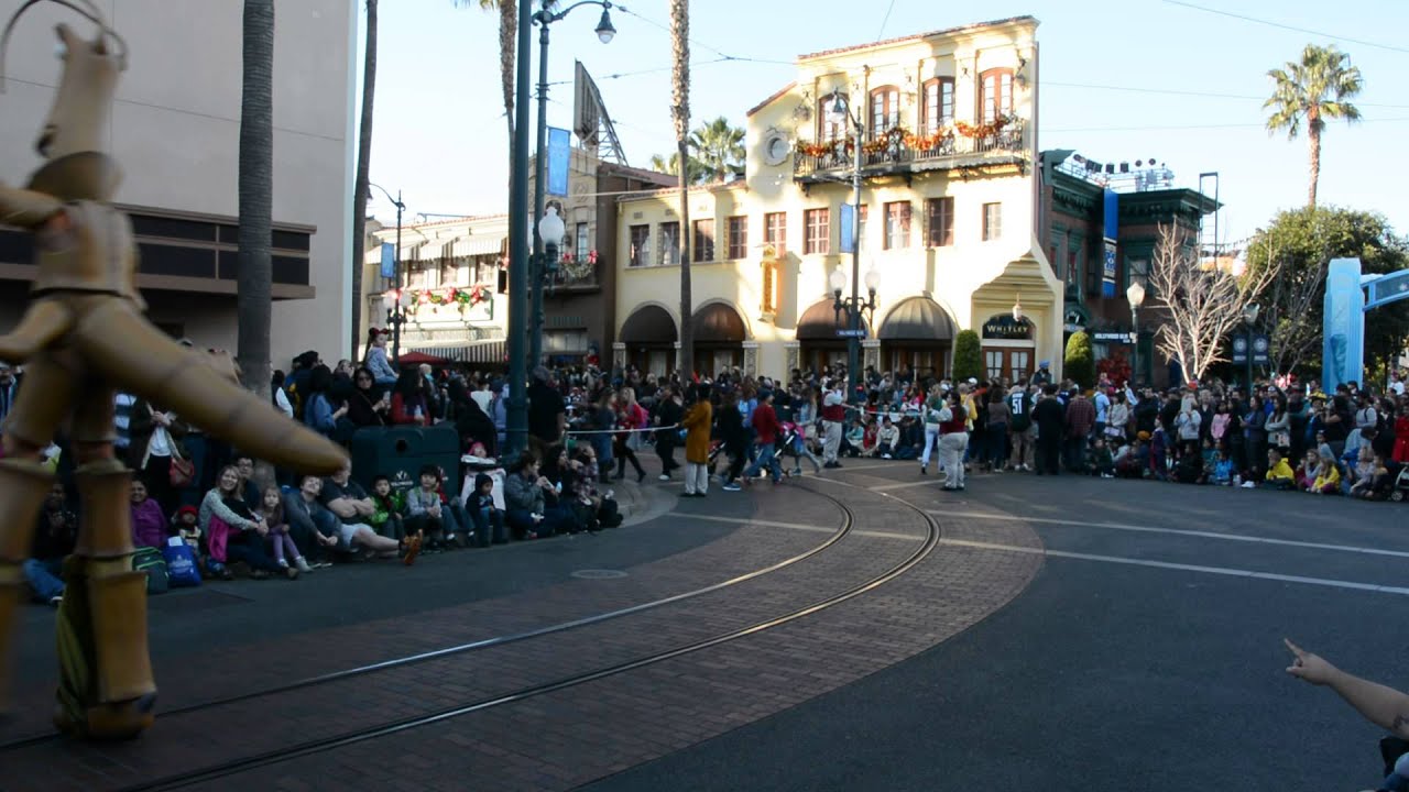Pixar Play Parade.Alejandro Chavez dec. 2014