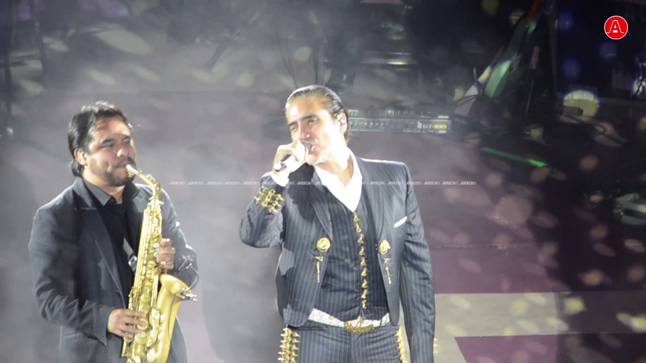 Alejandro Fernández rompió corazones en el palenque de la Fenapo 2017