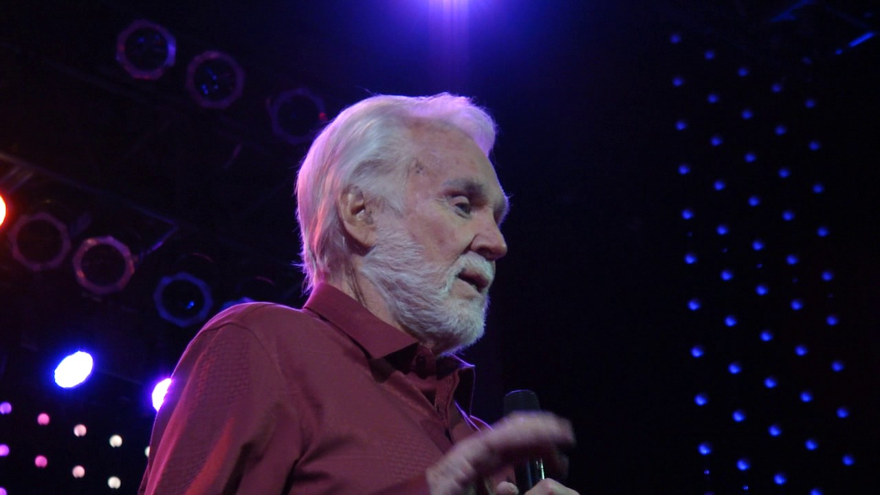 18 Lucille KENNY ROGERS Live Dec. 12-14-2016 Greensburg PA Palace Theatre