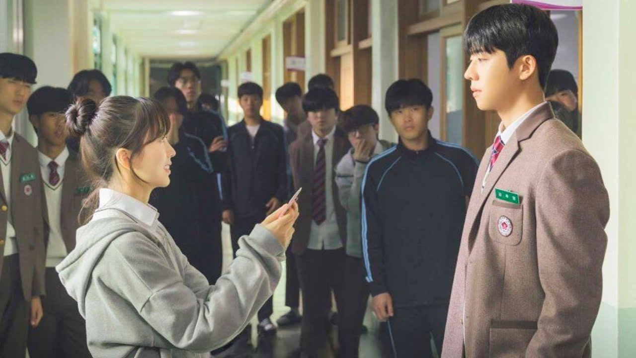 This new student catches the attention of everyone except for the guy she wanted He ignores her