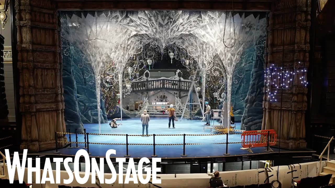 Frozen in the West End | Set build timelapse