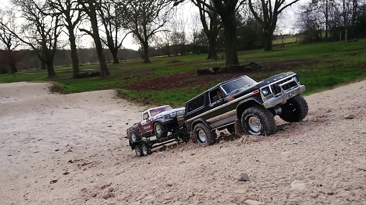 RC Kyosho Outlaw Rampage - Traxxas TRX4 - Towing - Jumping (Slo-Mo)