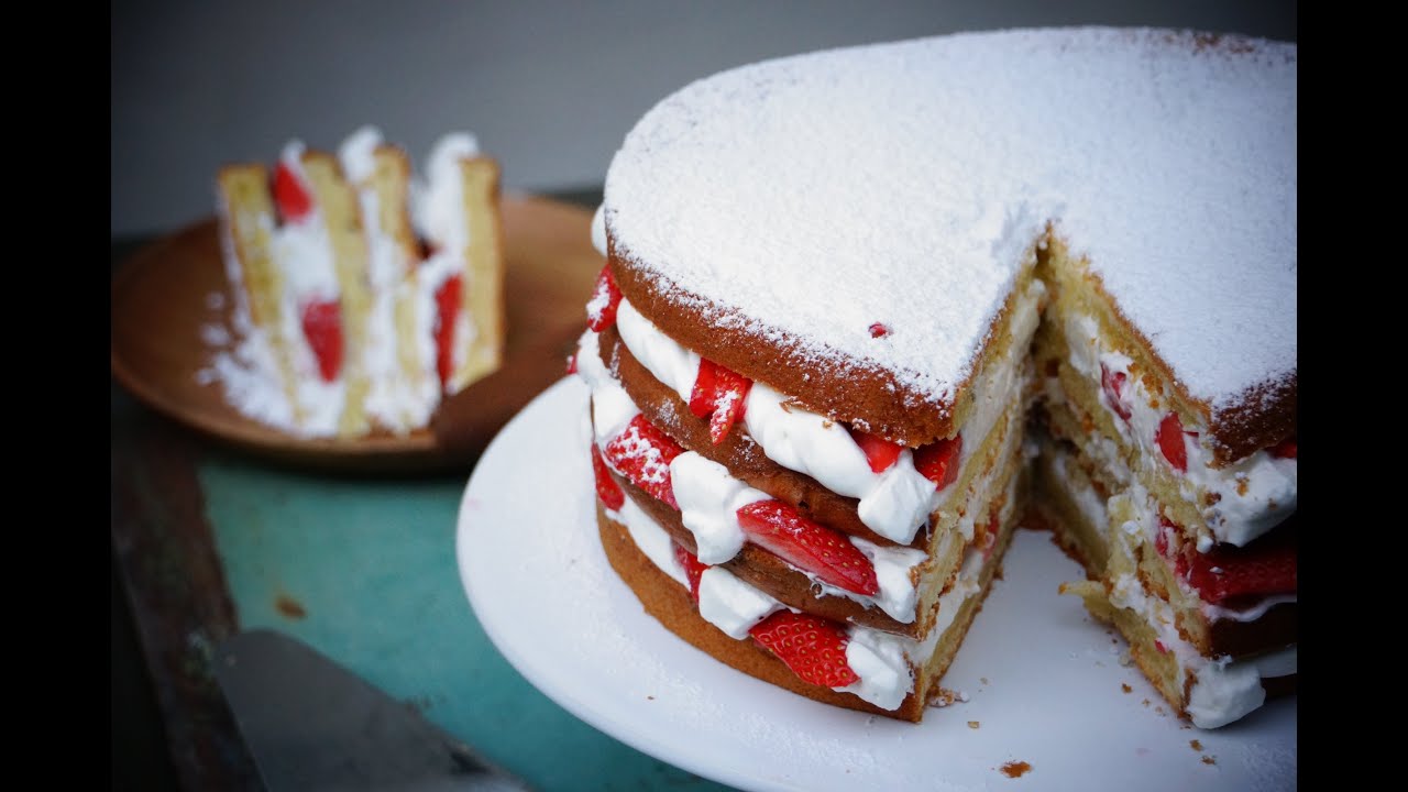 Gâteau au yaourt facile façon Layer Cake aux fraises