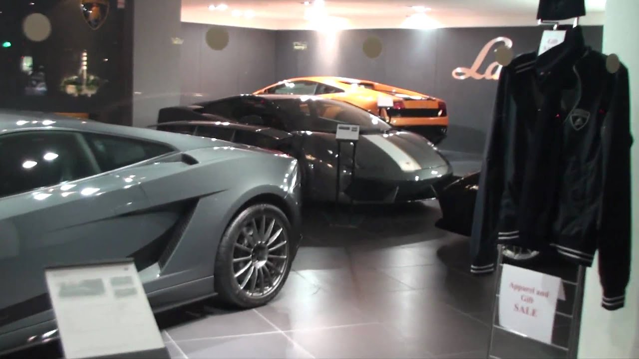 Lamborghini London Walkaround - South Kensington, London Dealership