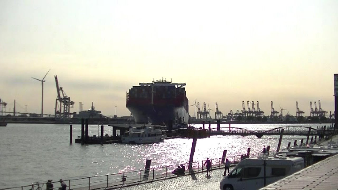 Hamburg: A world port on the Elbe river