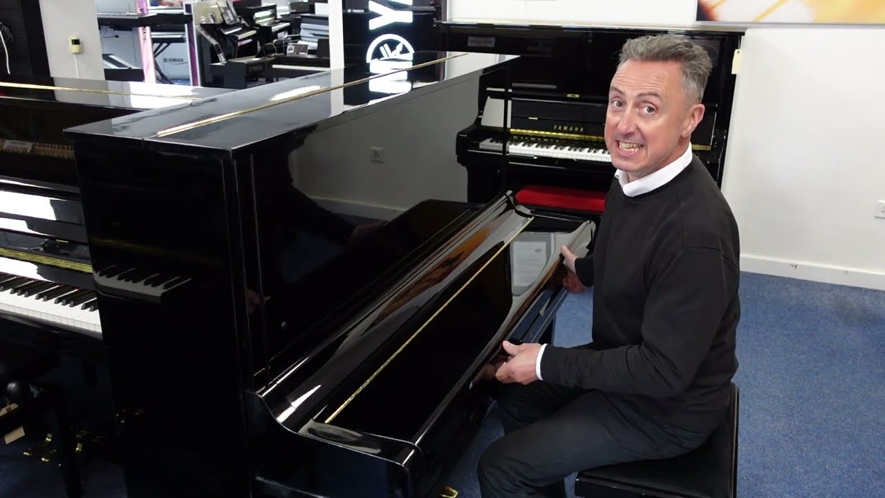 Used Yamaha U3 Upright Acoustic Piano Demonstration & Review By Graham Blackledge
