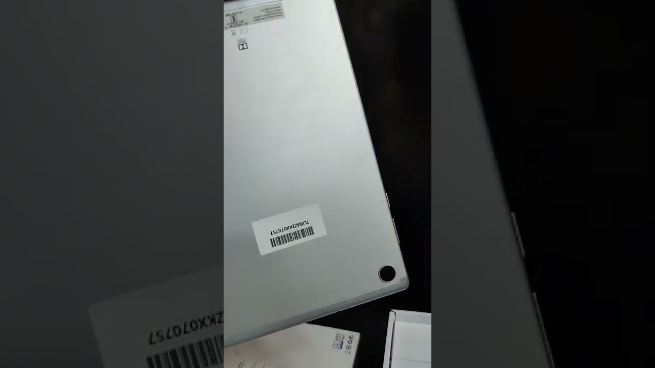 Lenovo tab M10 HD 2gb ram 32gb Box 6month warranty available Rs : 8000 phone number 8056161371