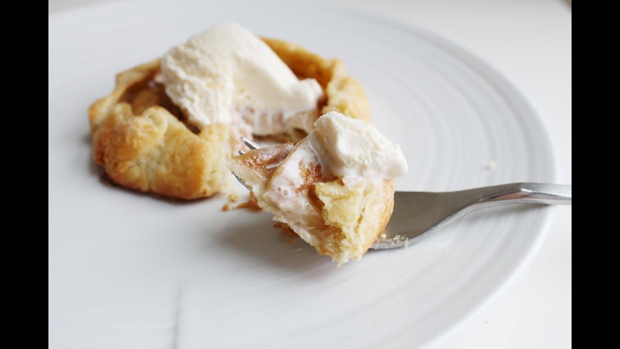 Mini Apple Pie Galettes