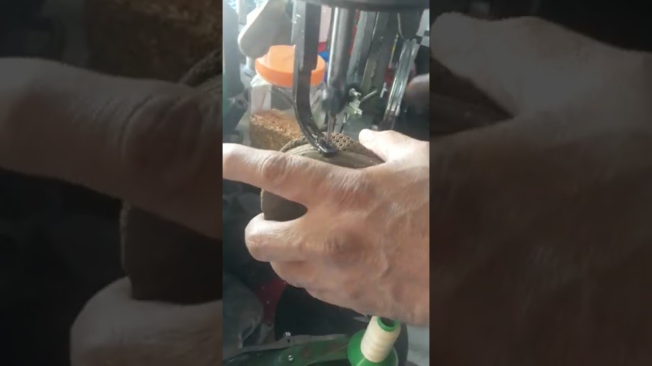 مكنة خياطة حذاء للسكافين