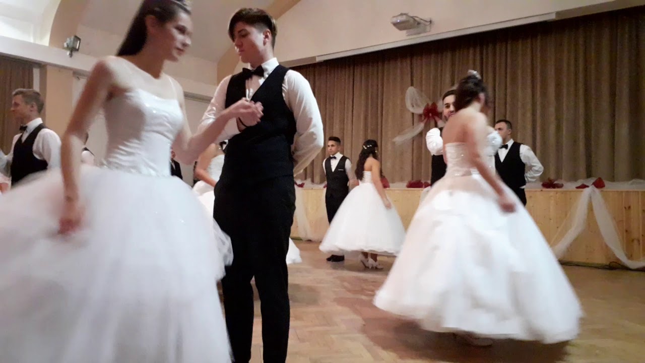 REZSI Szalagavat&oacute; 2019 B&eacute;csi keringő