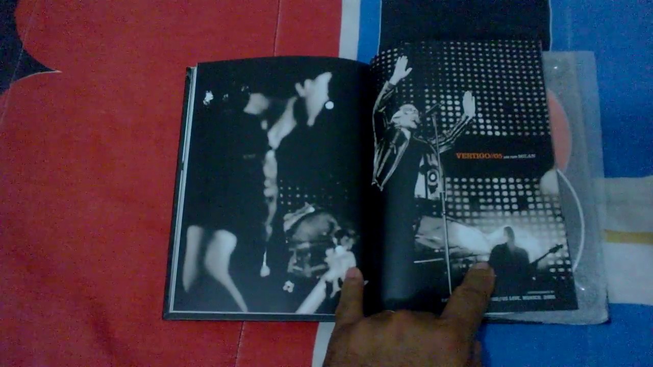 U2 18 Singles Case Book CD/DVD
