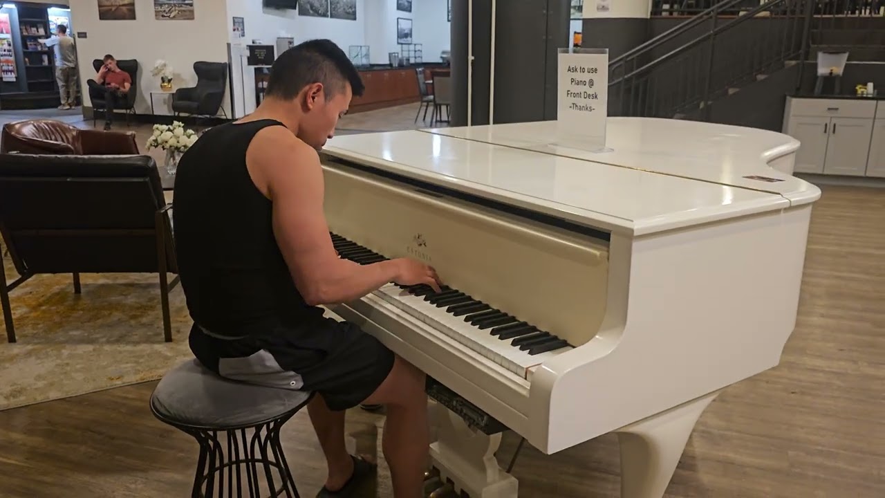Travis Playing the Keys Again @ The Suites Hotel at Waterfront Plaza in Duluth, MN