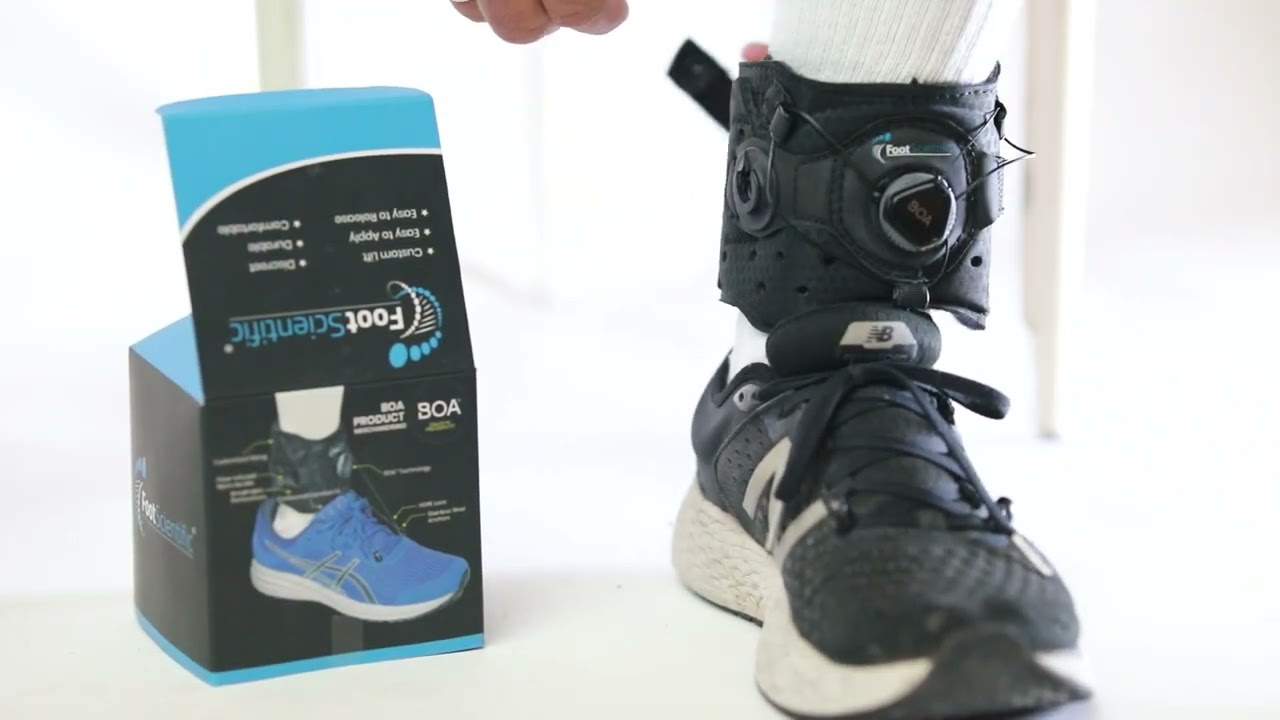 Tutore per caviglia ELEVATE 360 di Footscientific regolabile con tensionatore