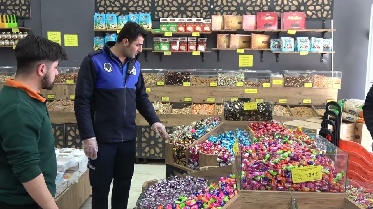 Siverek Zabıtasından Bayram Öncesi Şeker ve Lokum Denetimi