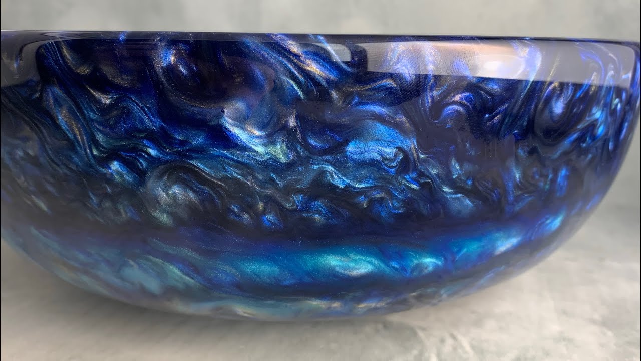 Van Gogh’s blue bowl - Woodturning an all epoxy bowl from a silicone mold