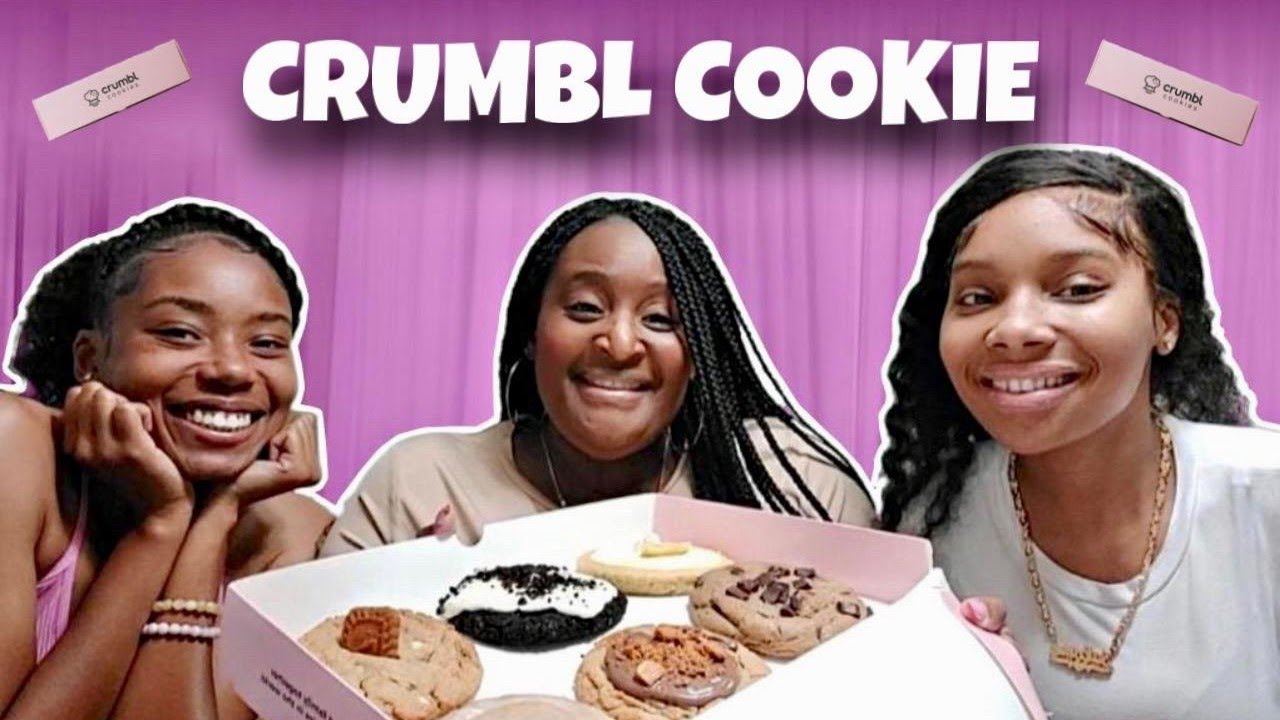 Crumbl Cookie Review | Trying Crumbl Cookie with my girls!🍪🩷