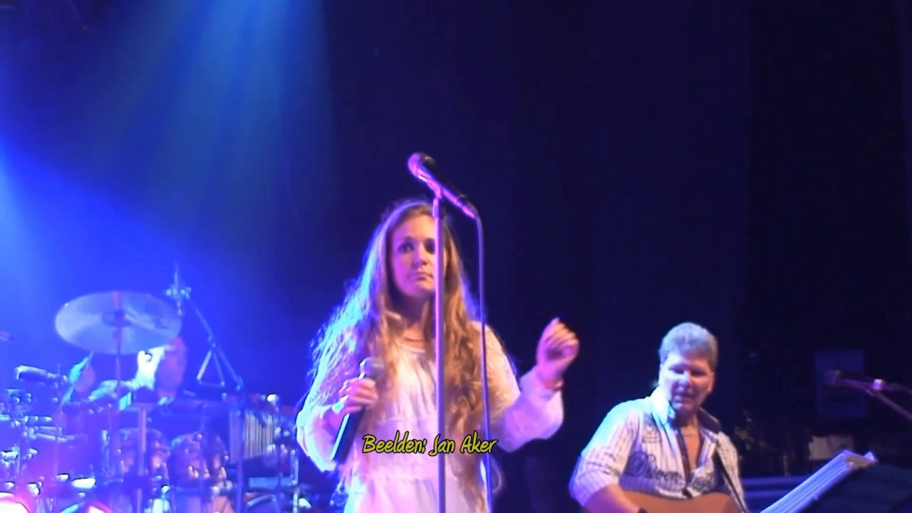 Volendamse artiesten zingen Cats nummers o.a. Carola Smit