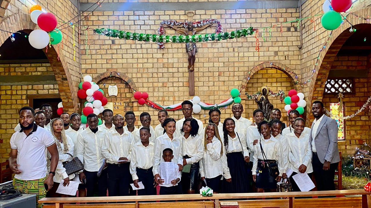 Familia Takatifu | Pueri Cantores Saint KIZITO