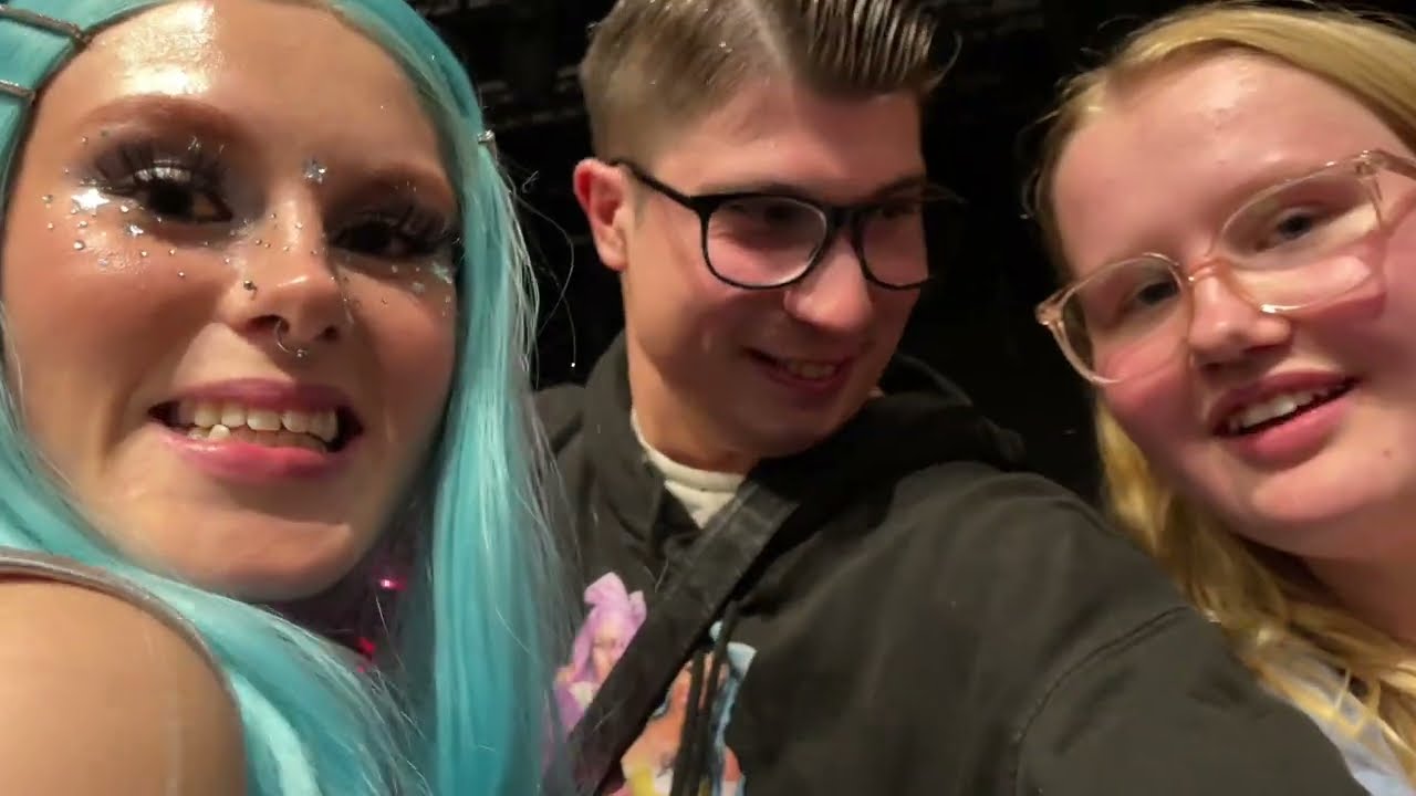 Brandalarmet går mitt under Dolly Syle konserten?? Åker kryssning för första gången 🩷🩵💜💛