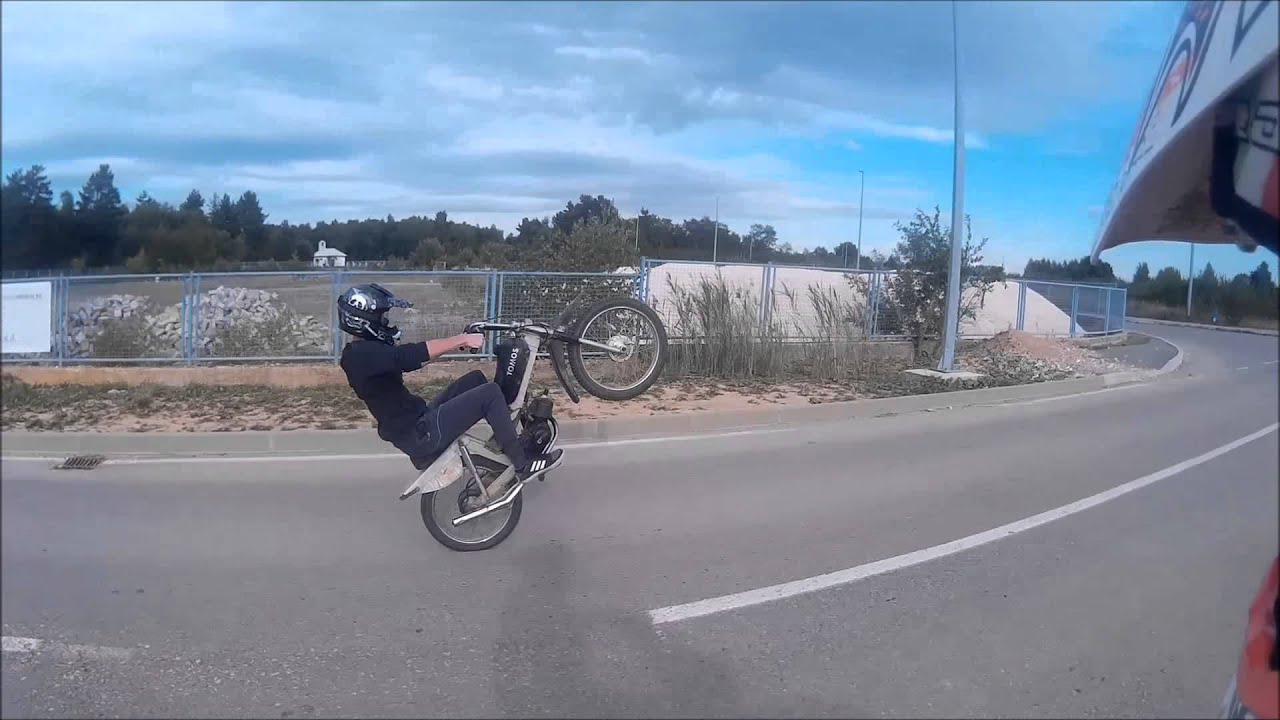 Tomos apn6 wheelie training