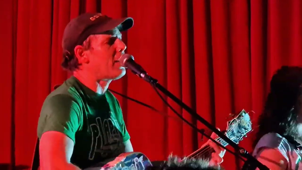 Jeffrey Lewis & The Voltage, Roll Bus Roll.
