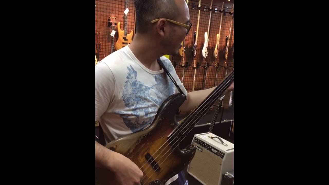 Ryoji Orihara play 1963 Fender Fretless