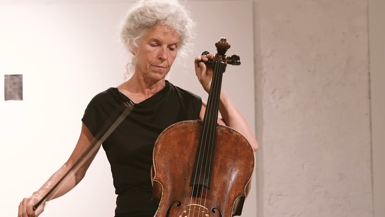 SUM II - Performance im Lehm, Martina Stürzl-Koch, Ingolstadt Galerie Harderbastei, im Juli 2022