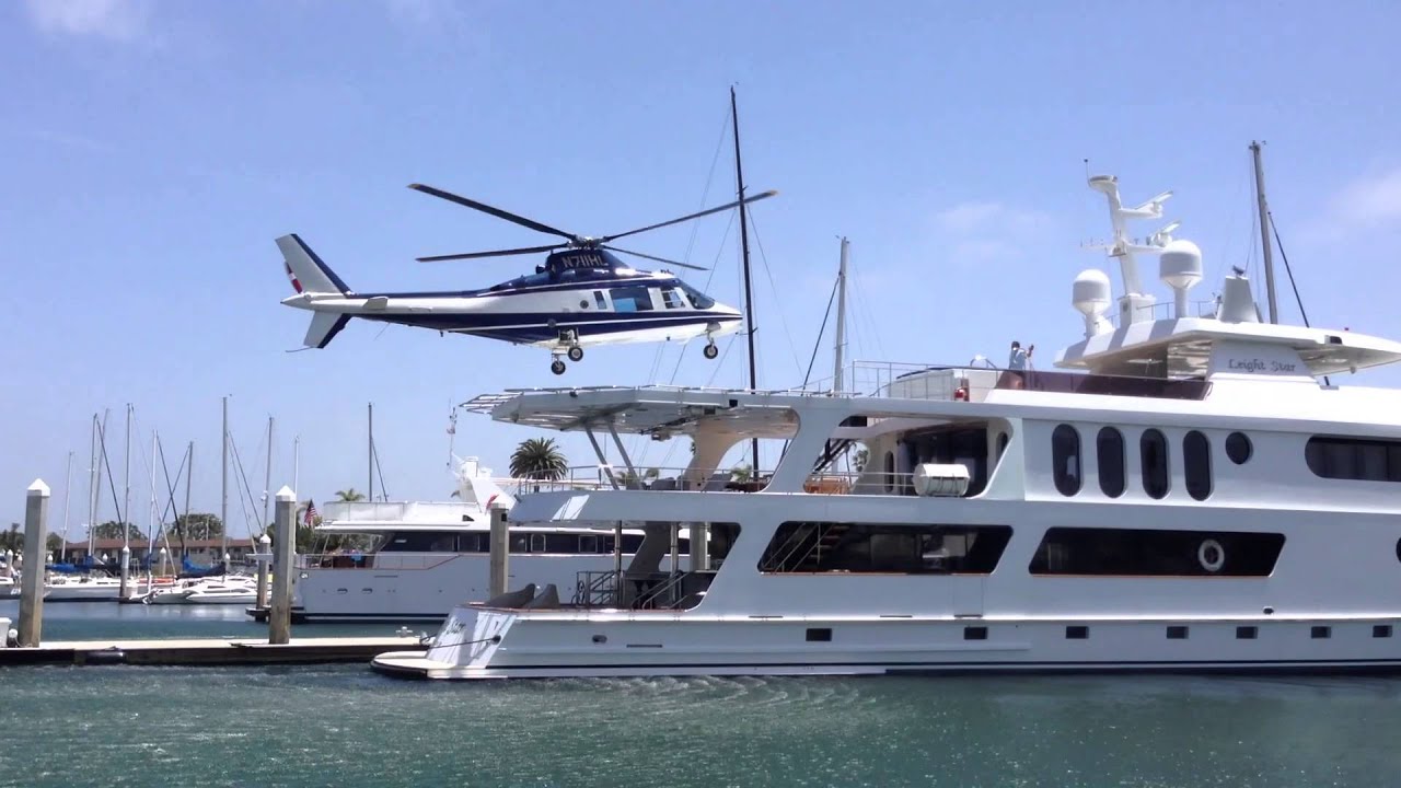 Docked landing Kona Kai Hotel Agusta A109