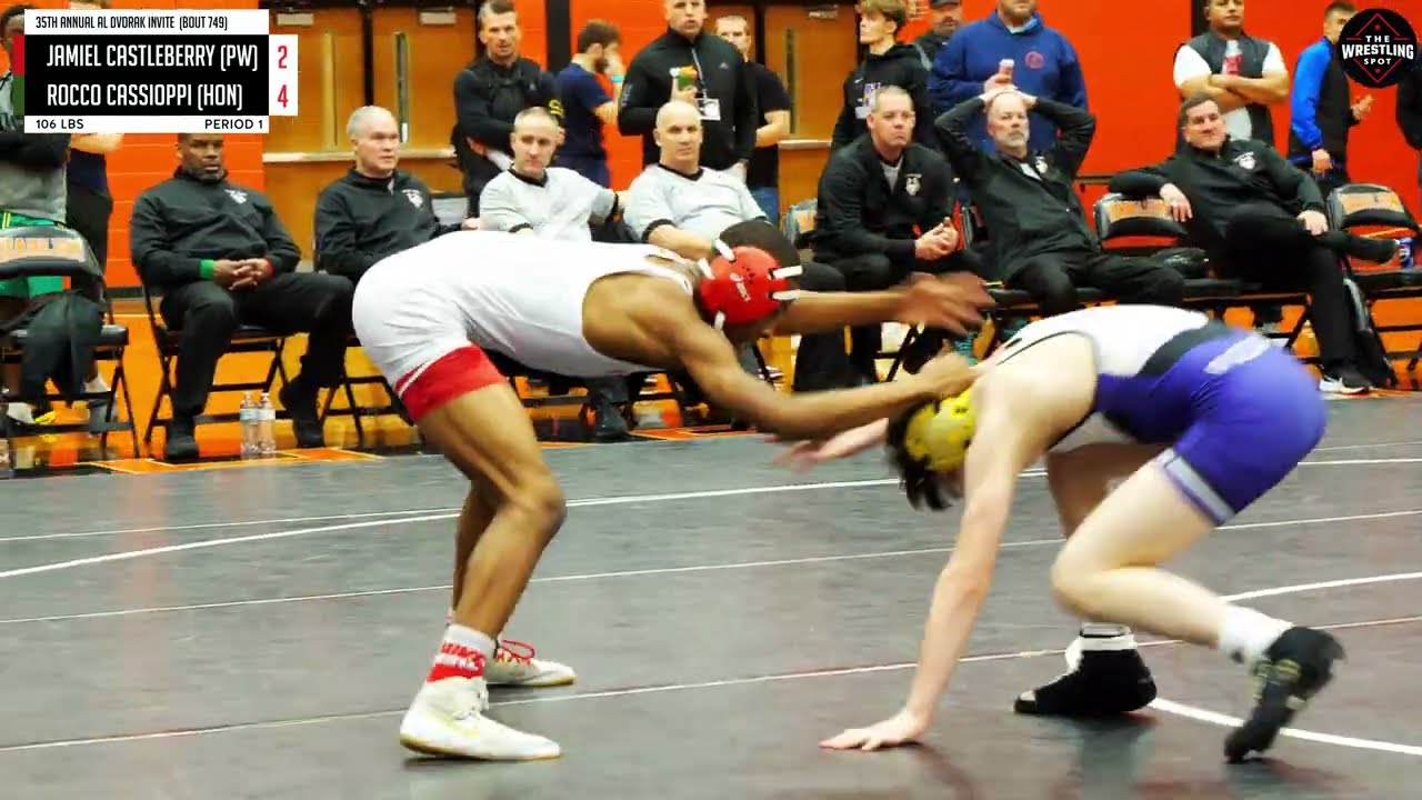 Jamiel Castleberry of Proviso West [R] v. Rocco Cassioppi of Hononegah [G] (106)
