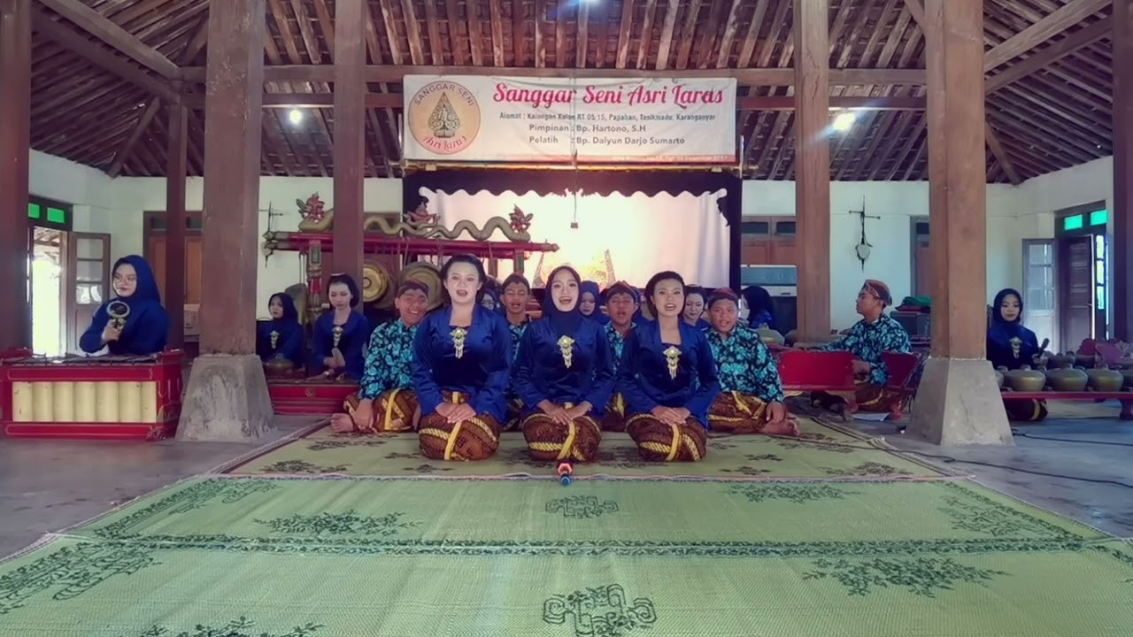 OLIMPIADE PARIWISATA #13 KARAWITAN SAKRA LARAS SMA NEGERI 1 KARANGANYAR. Nomor undi 3