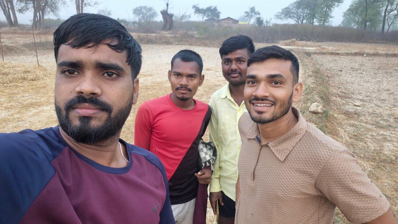 #villagevlogs भाई लोग home guard की तैयारी करते हुए और हम भी थोड़ा भाई लोग के बीच high jump किए😆😅